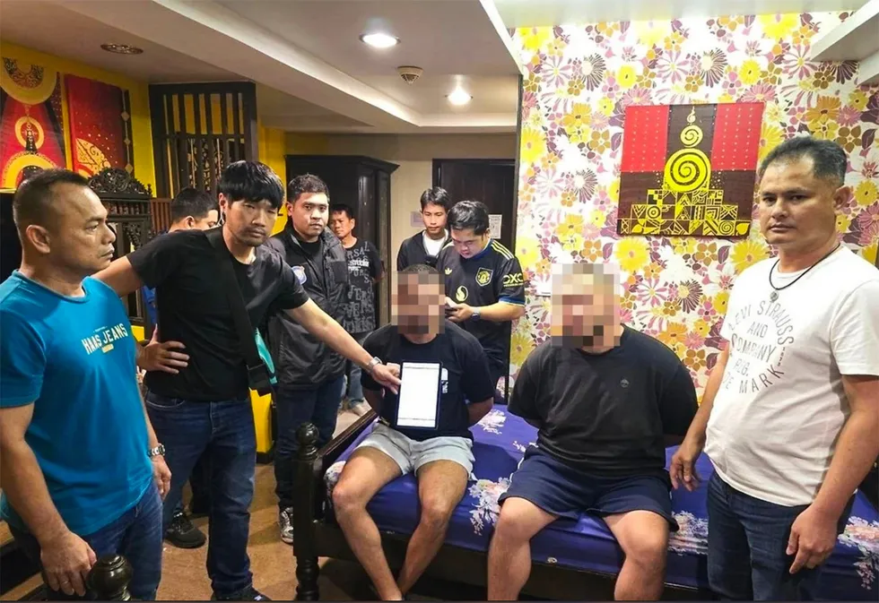 Here is the English translation of the provided Thai text, keeping the meaning, tone, and numerical values neutral and intact:
TEXT:
The Pattaya Police found a abandoned safe containing 2 million baht after a robbery in Pattaya.