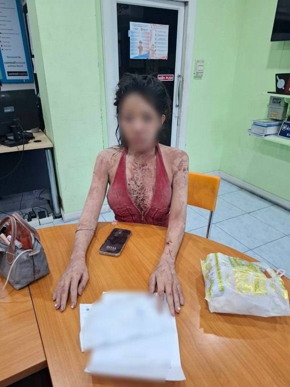 Tourists in Pattaya are searching for a Chinese tourist suspected of attacking a transgender woman.