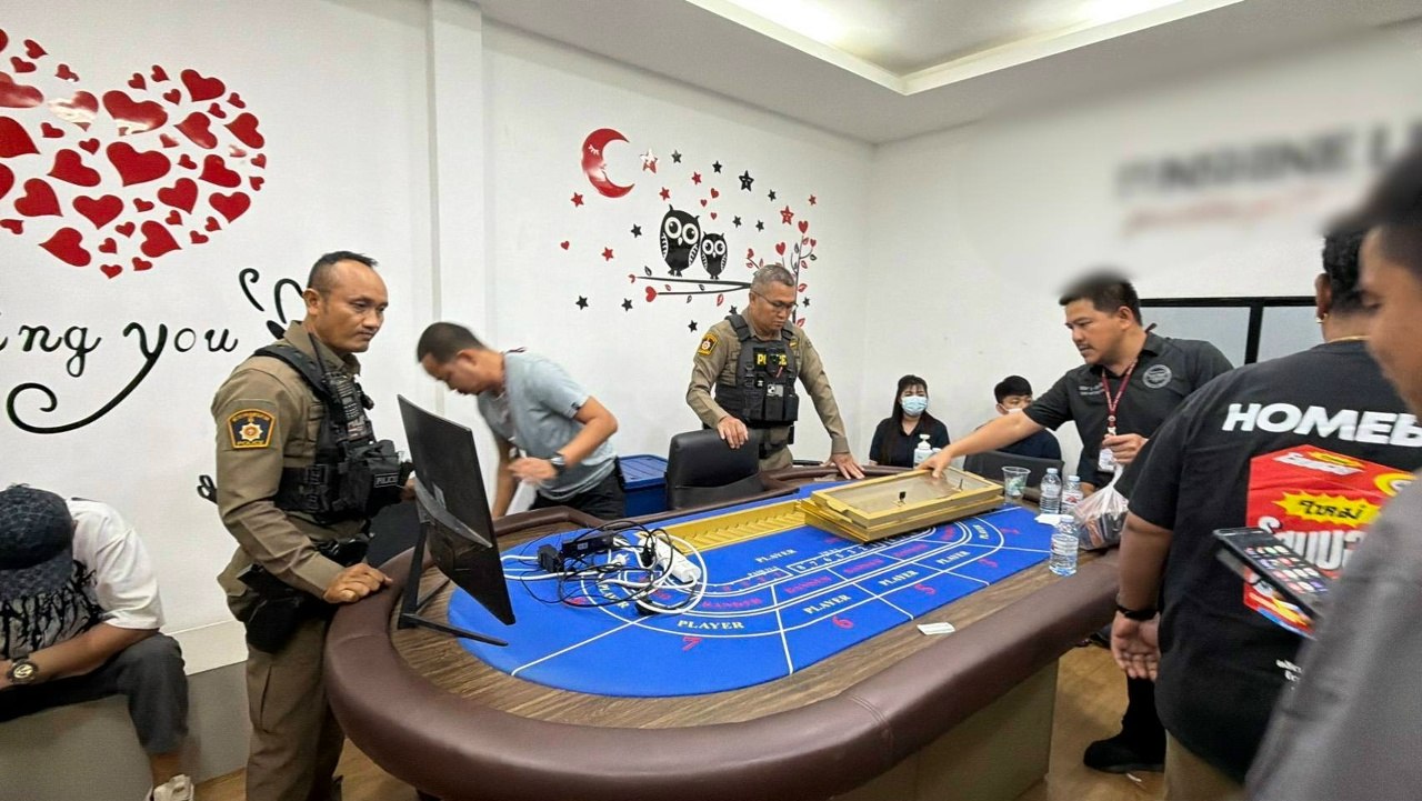 @mention: @police_thailand الشرطة في باتايا قامت بعمليات تفتيش جديدة واكتشفت نادي ألعاب قمار غير قانوني في فيلا فاخرة.